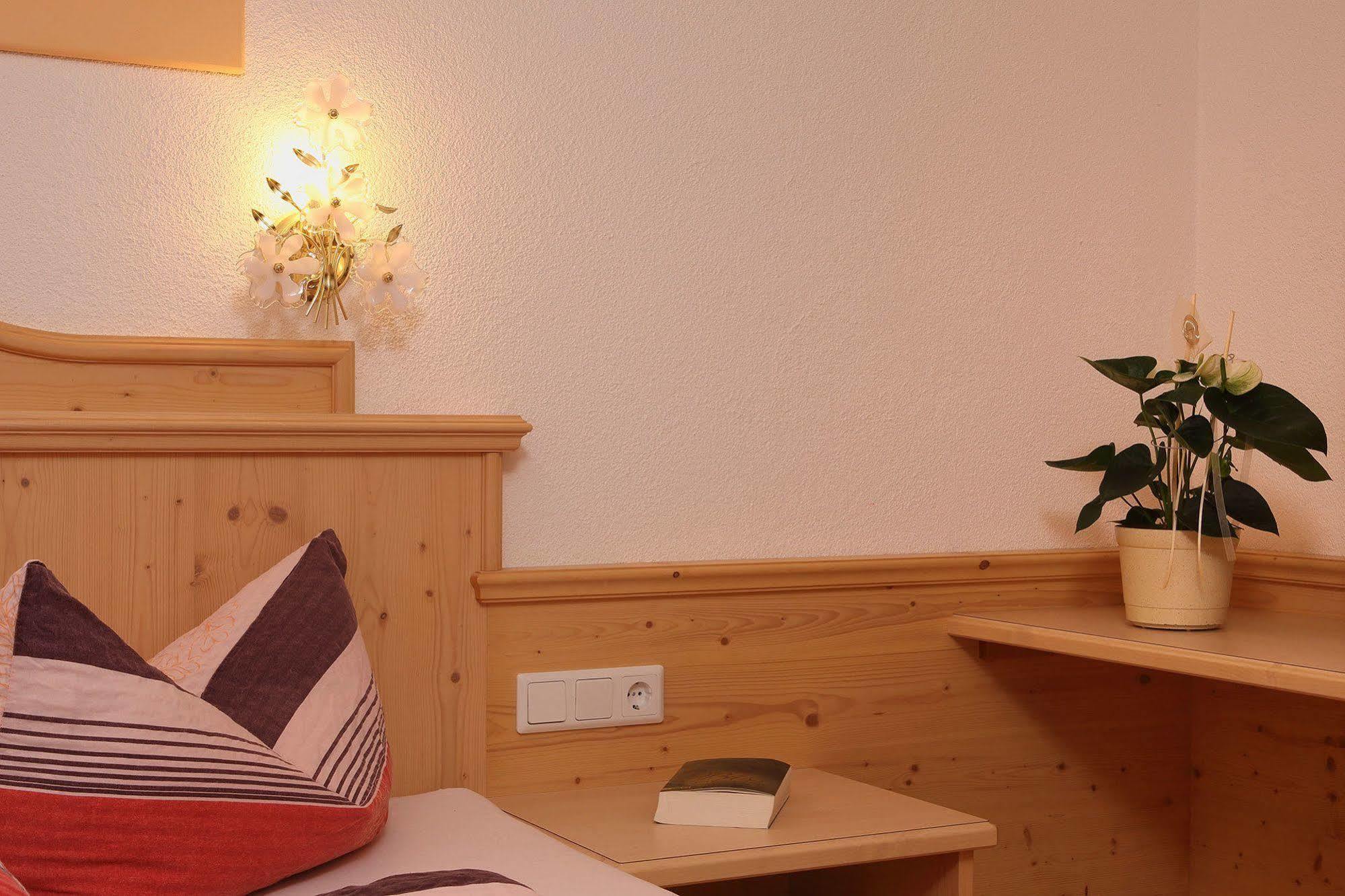 Gaestehaus Renate Längenfeld Extérieur photo